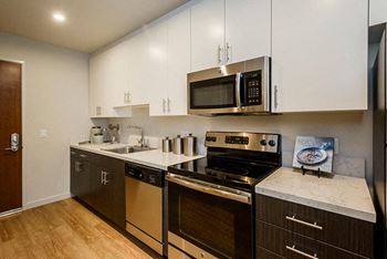 Clean-lined quartz countertops